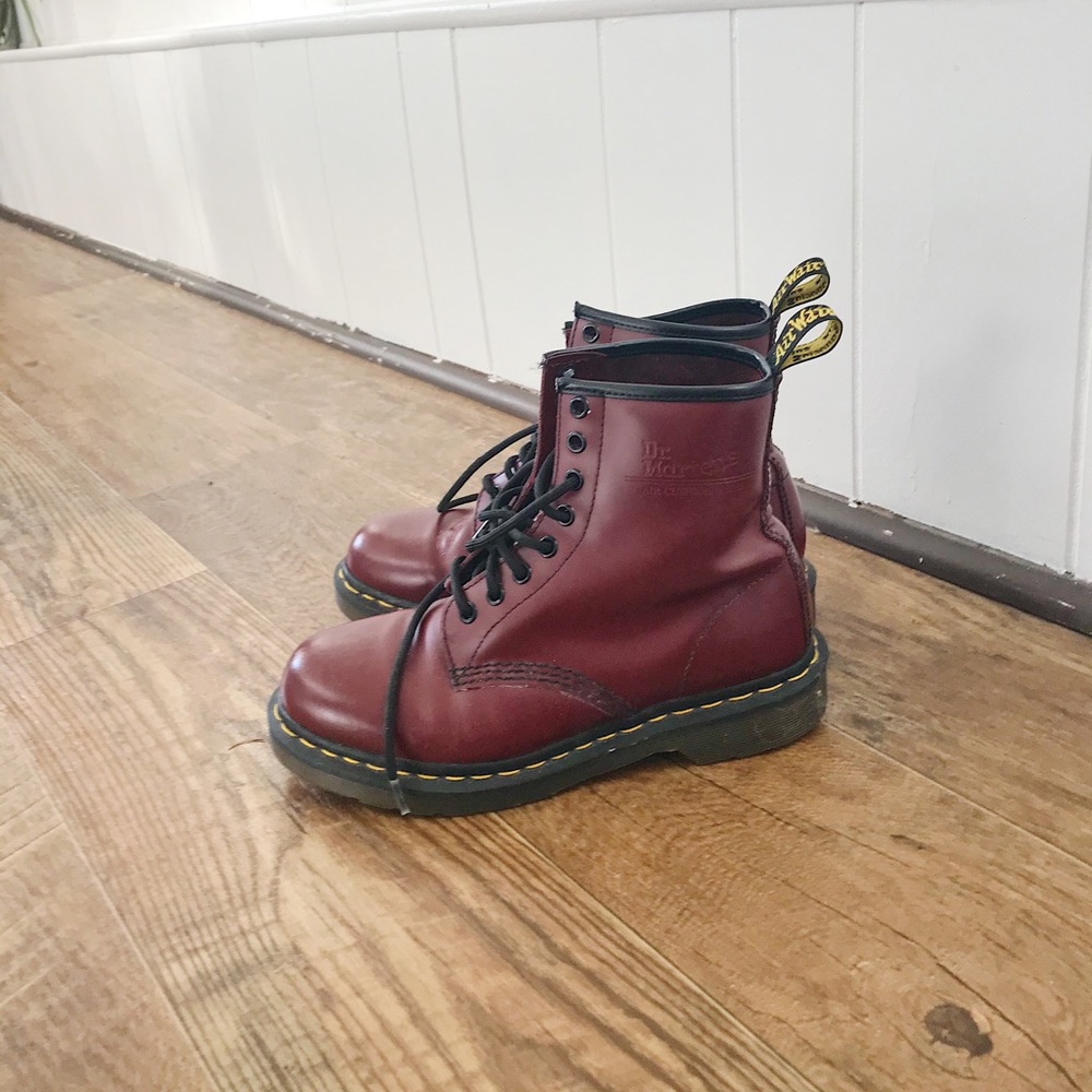Maroon Dr Martens sz7